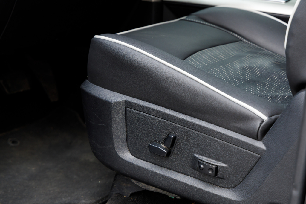 Dodge RAM 1500 SLT 2014 photo 25