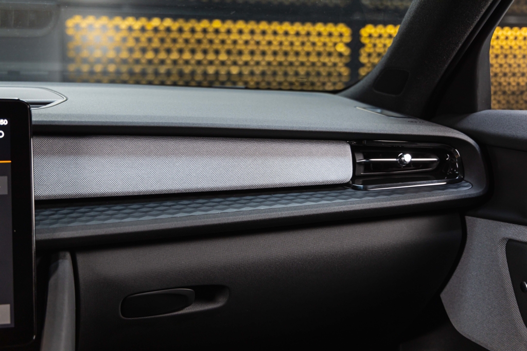 Polestar 2 2022 фото 20