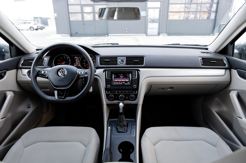 Volkswagen Passat S LED 2016 фото 12