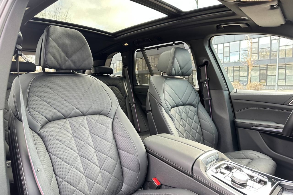 BMW X5 M60i 2024 photo 15