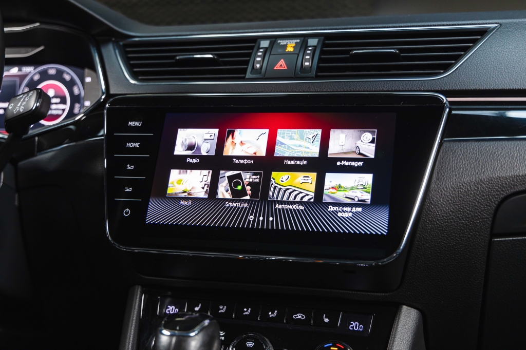 Skoda Superb Plug In Hybrid 2020 фото 37