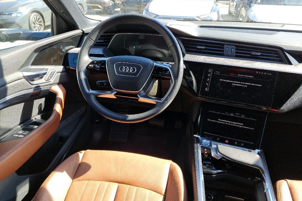 Audi e-tron 2019 фото 2