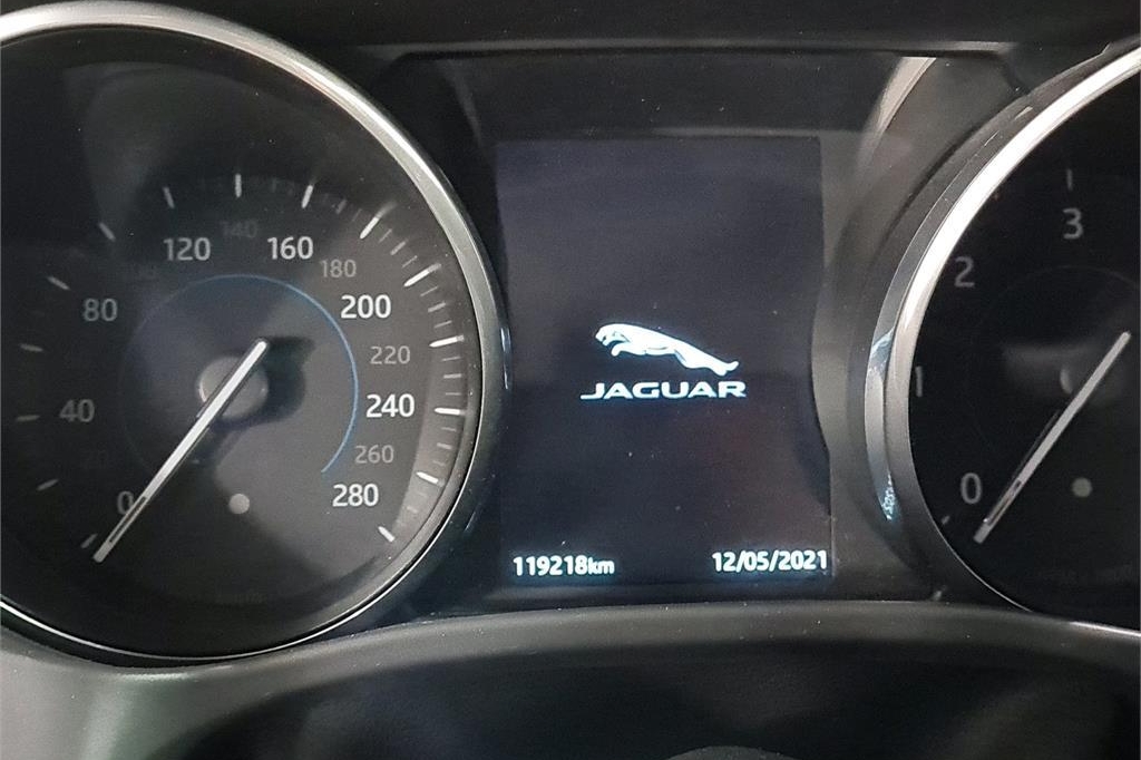 Jaguar F-Pace 2018 photo 2