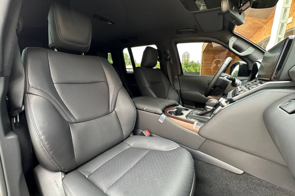 Toyota Land Cruiser 300 VX BR6 Armor 2022 фото 13