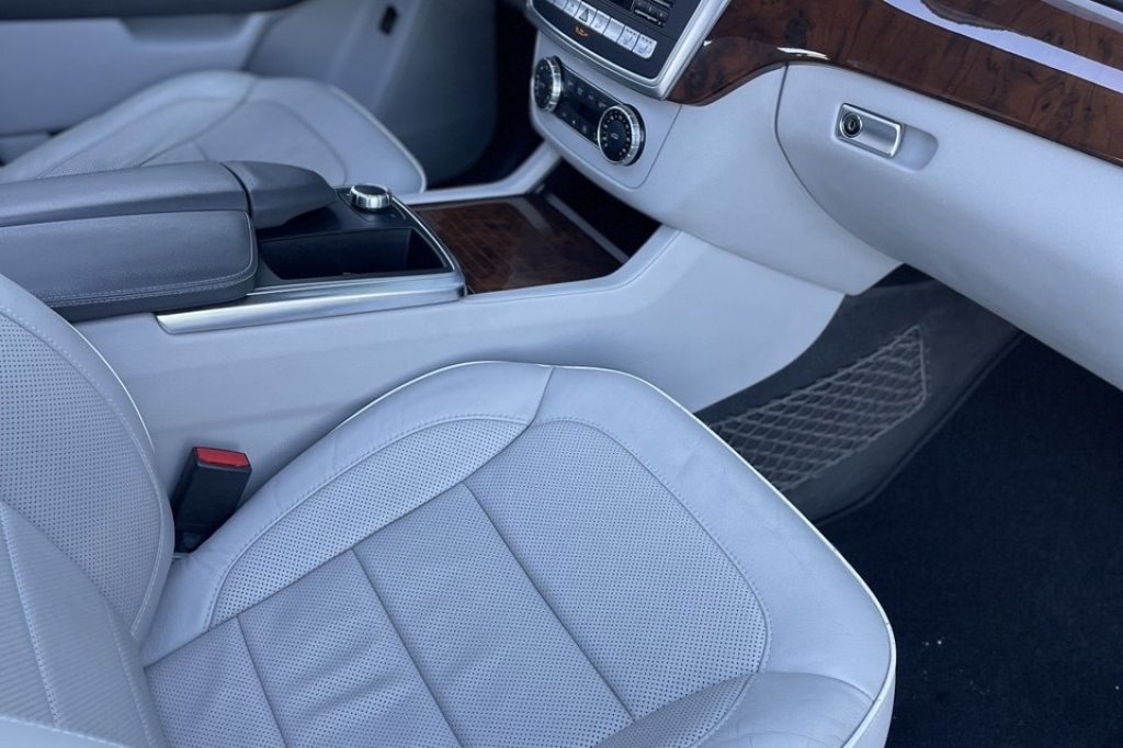 Mercedes-Benz M-Class 350 2013 photo 32