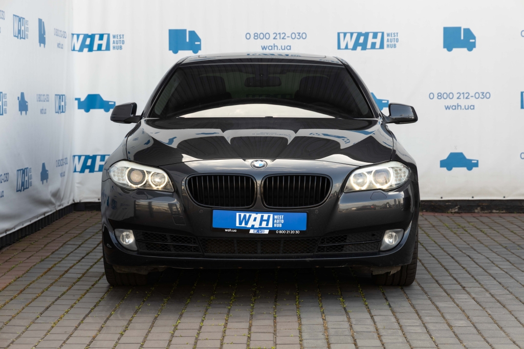 BMW 5 Series 2011 фото 2