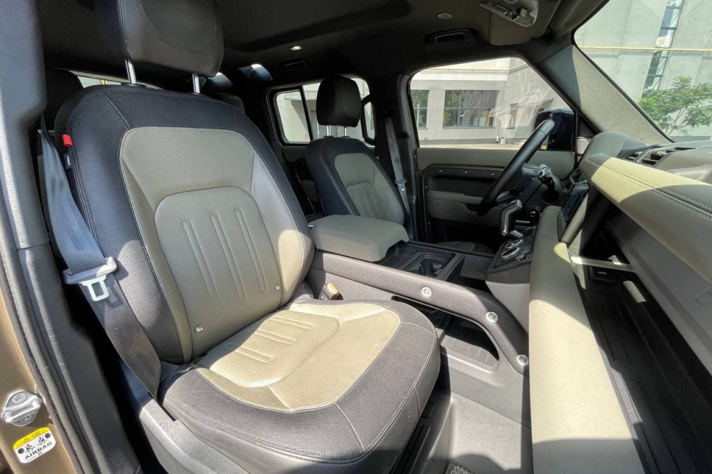Land Rover Defender P300 XDynamic 2021 фото 13