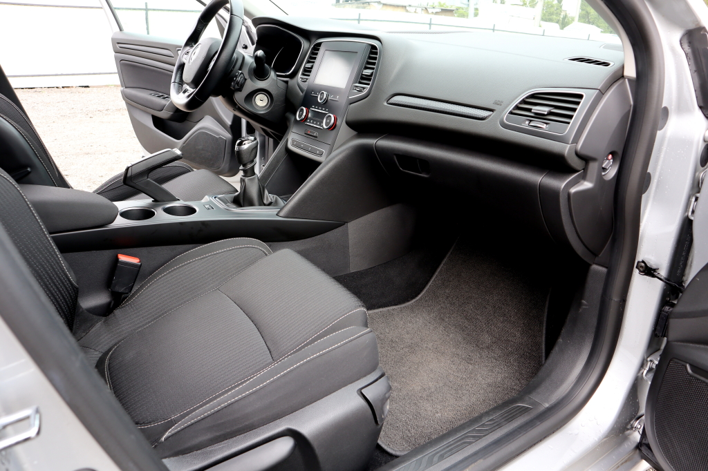 Renault Megane 2017 фото 13