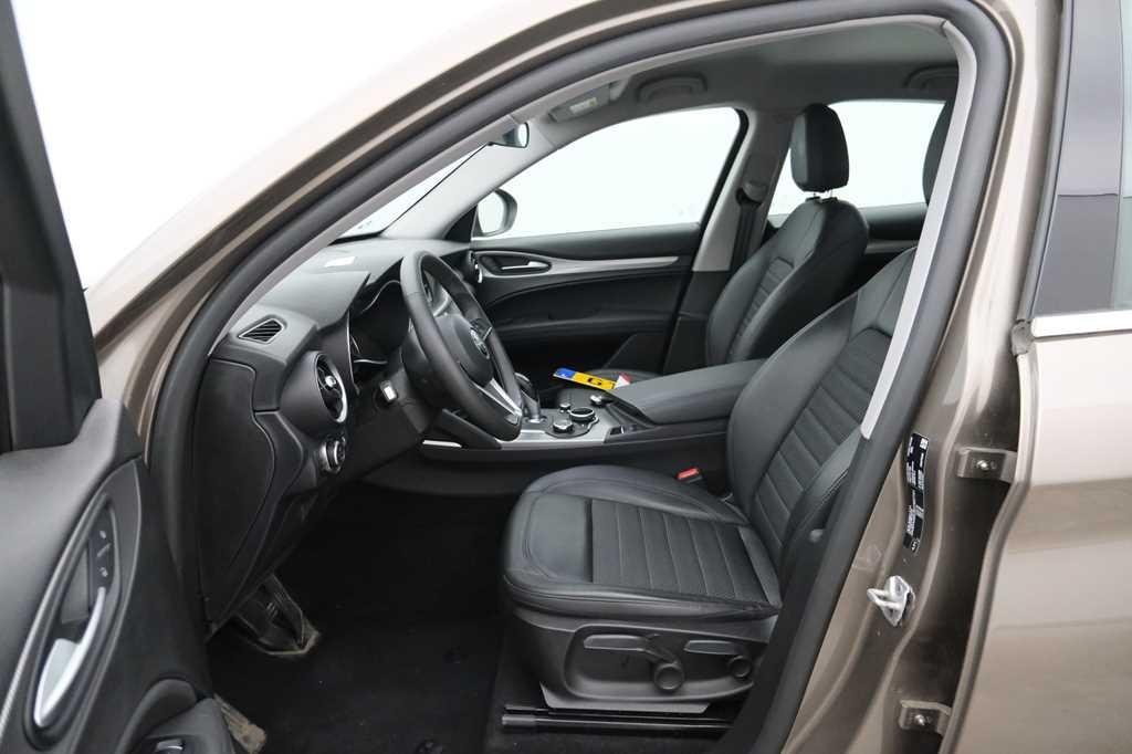 Alfa Romeo Stelvio 2017 фото 1