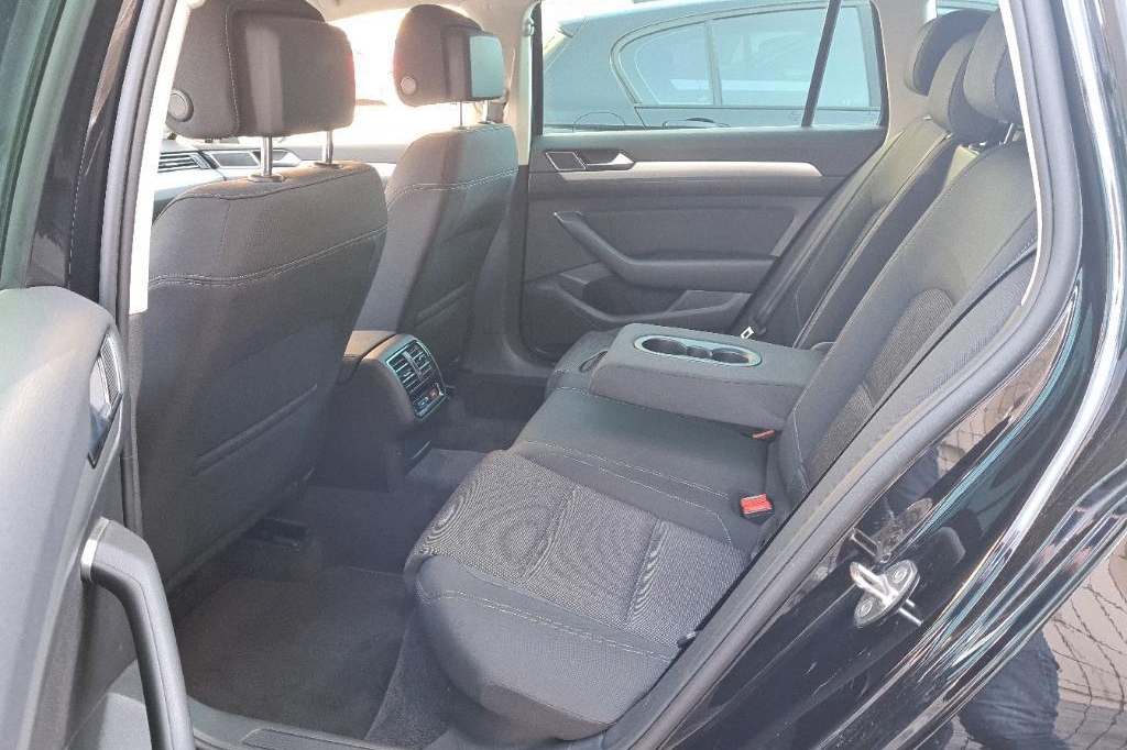 Volkswagen Passat Variant 2018 фото 11