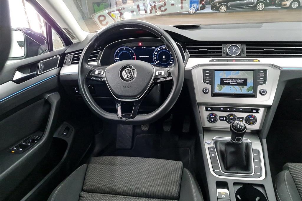 Volkswagen Passat Variant 2017 фото 1