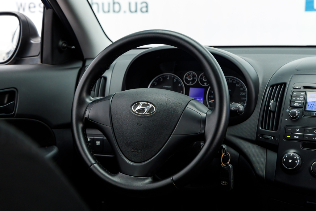 Hyundai i30 CW 2009 photo 12