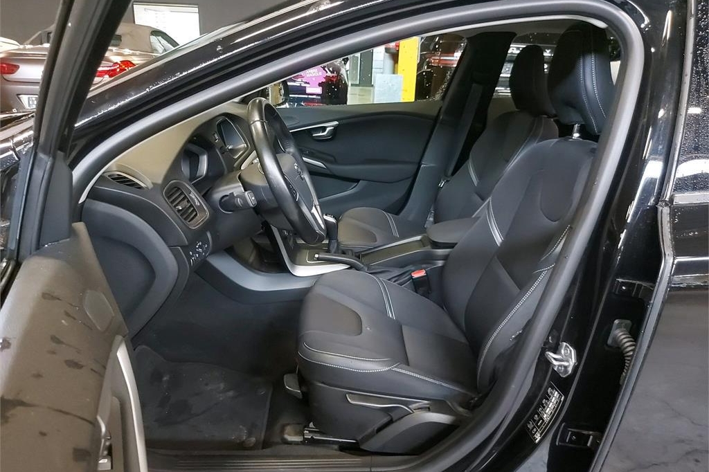 Volvo V40 2019 photo 5