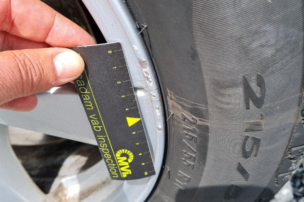 Volvo V60 2016 фото 18