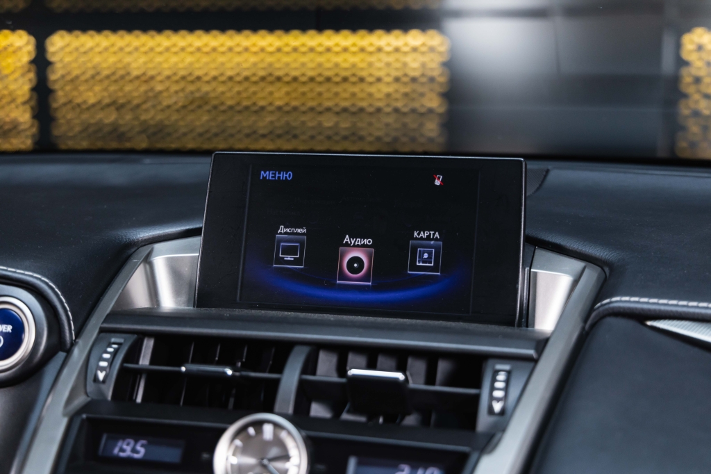 Lexus NX 300H 2016 фото 25