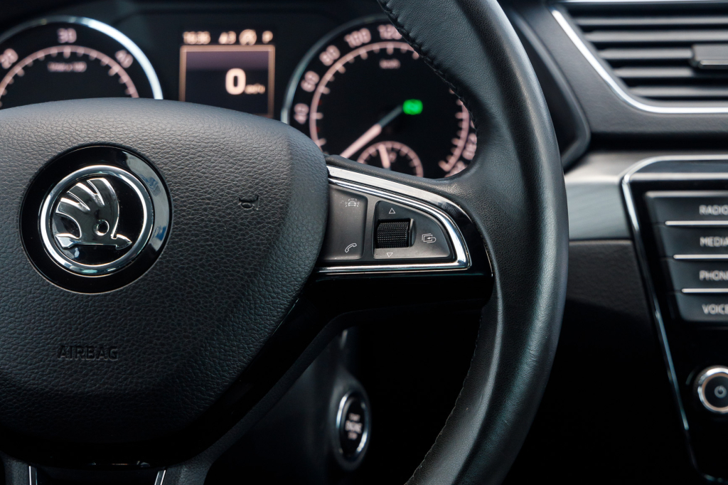 Skoda Superb Ambition 2016 фото 22