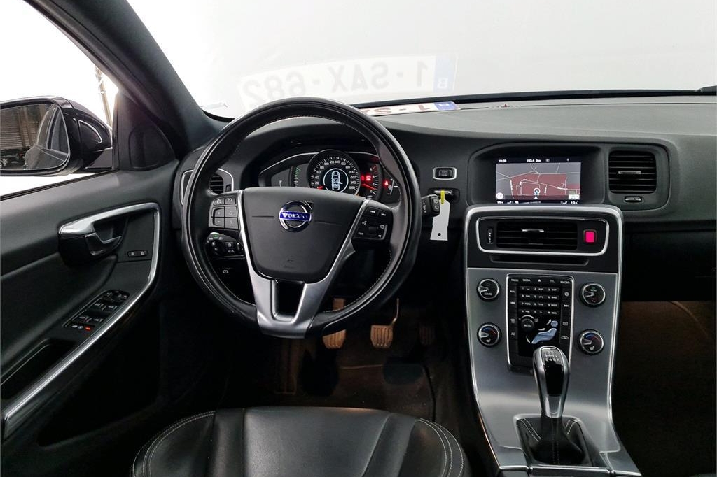 Volvo V60 2017 фото 1