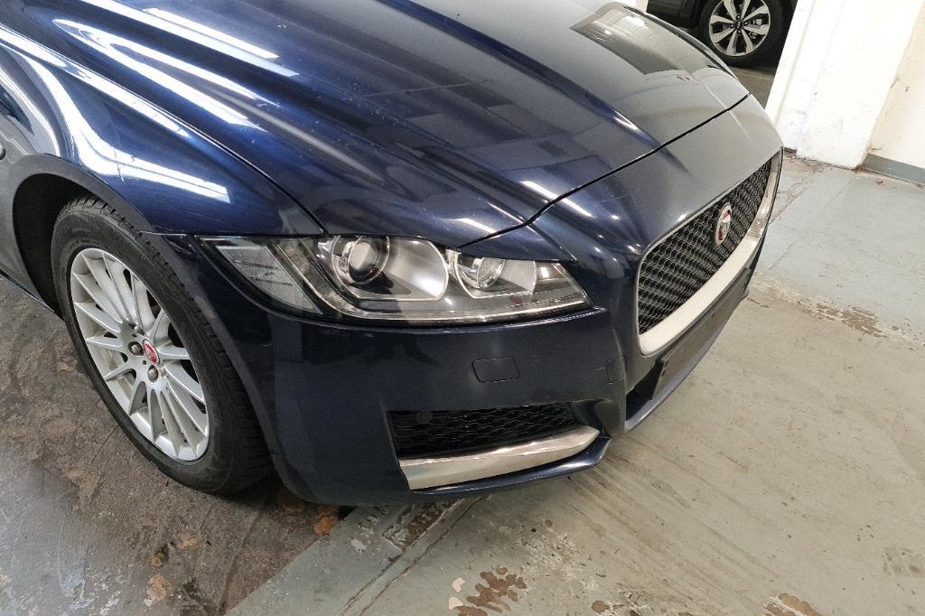 Jaguar XF Sportbrake 2018 фото 9