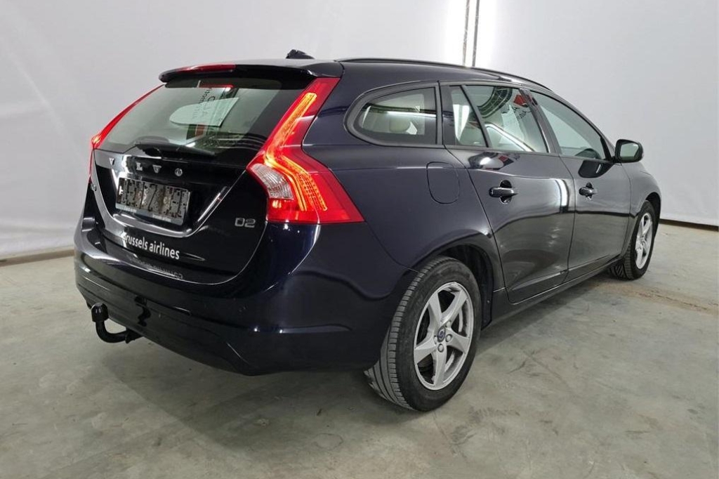 Volvo V60 2016 photo 2