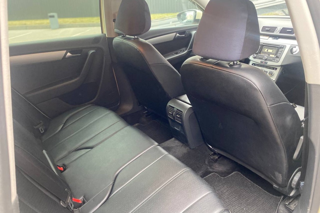 Volkswagen Passat 2014 photo 11