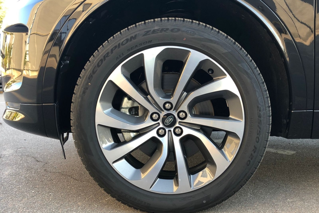 Land Rover Discovery Sport 2020 фото 9