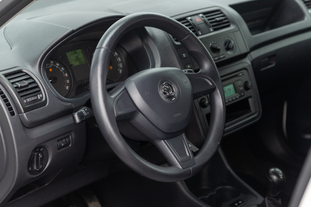 Skoda Fabia 2014 фото 4