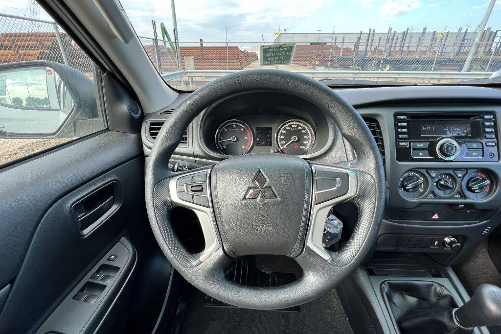 Mitsubishi L200 4x4 2.5D GLX Double Cab 2023 фото 9