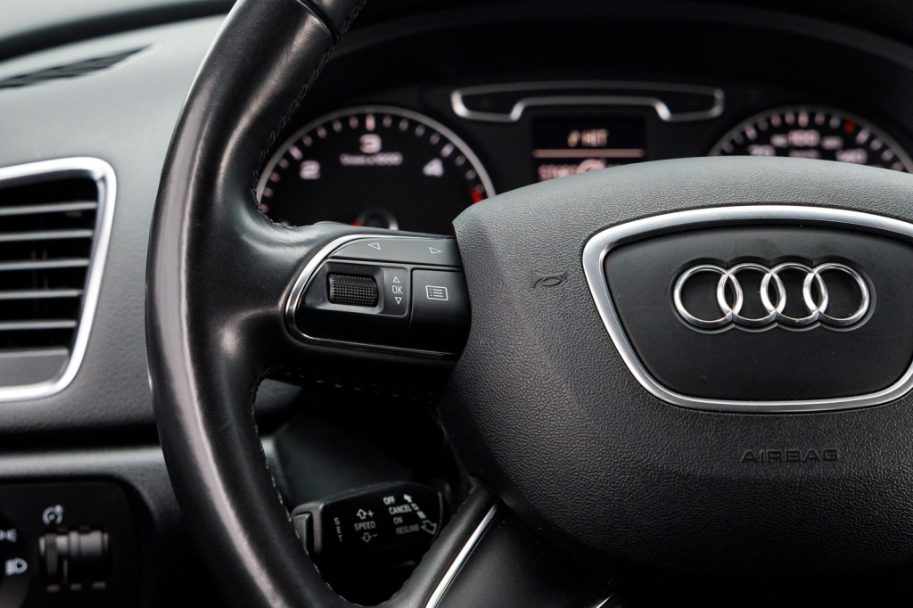 Audi Q3 2012 фото 24