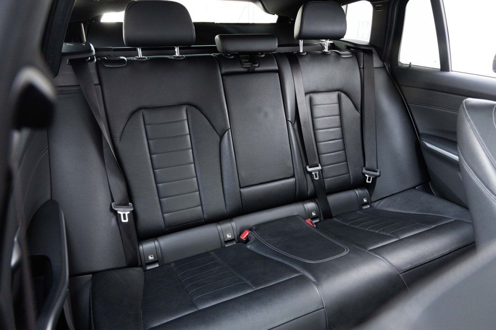 BMW 3 Series 320d 2019 фото 29