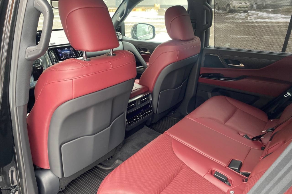 Lexus LX 500d 2022 photo 18