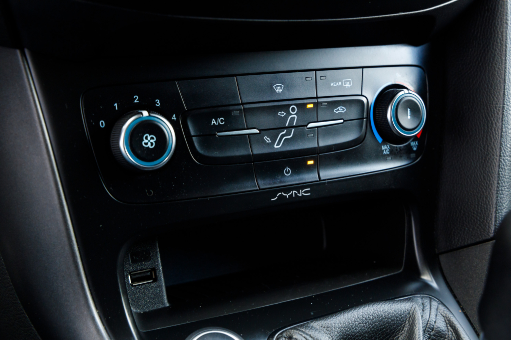 Ford Focus 2016 фото 10