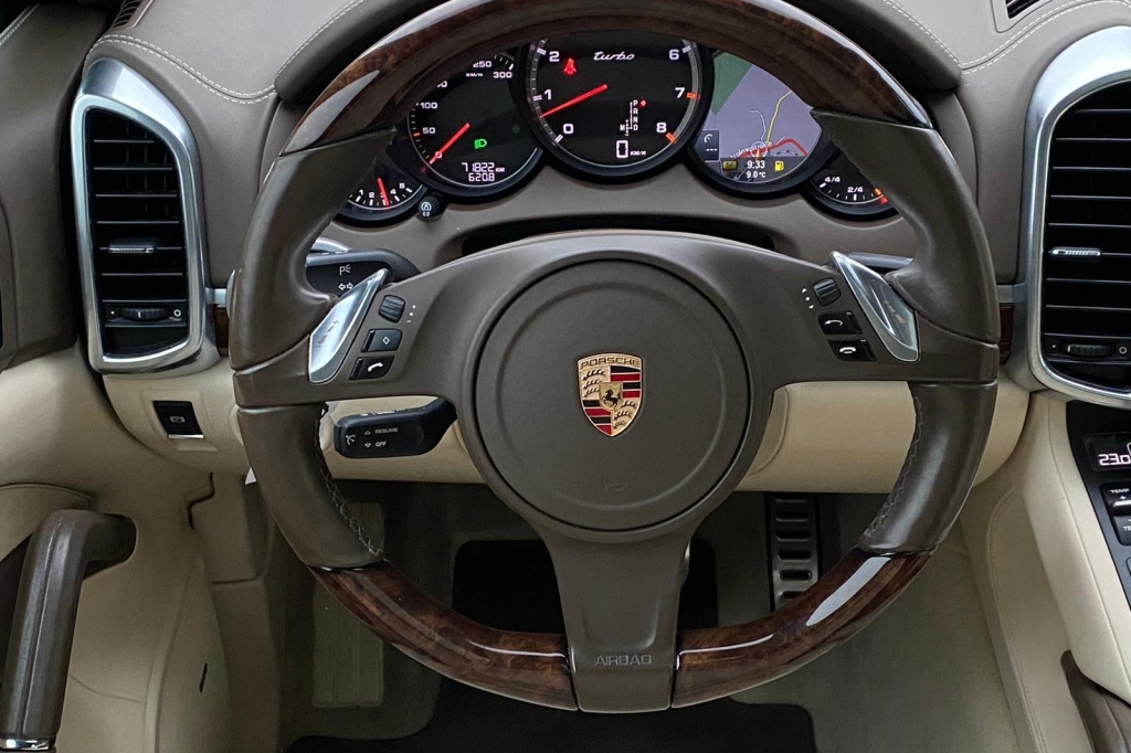 Porsche Cayenne Turbo 2016 фото 2
