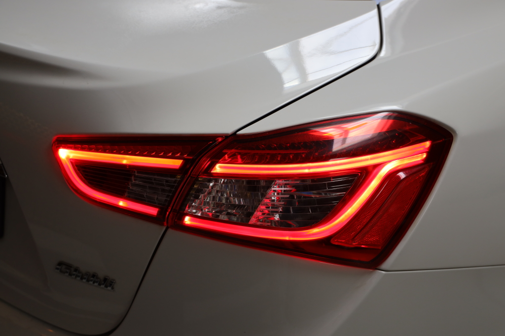 Maserati Ghibli 2013 фото 45