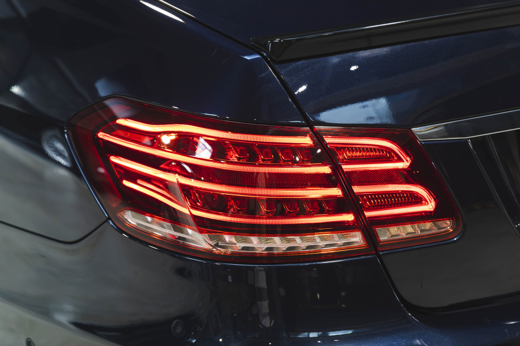 Mercedes-Benz E-Class E350 2014 photo 10