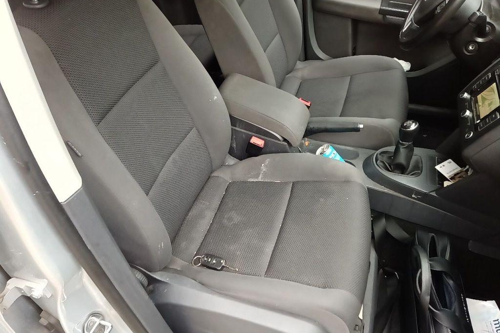 Volkswagen Touran 2015 photo 27