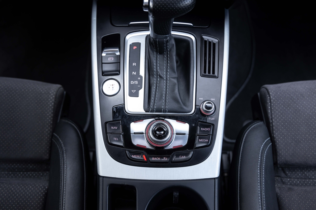 Audi A4 S line 2014 photo 30