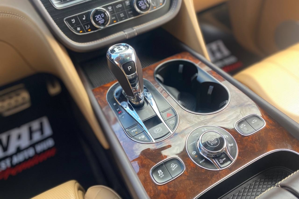 Bentley Bentayga 2017 фото 20