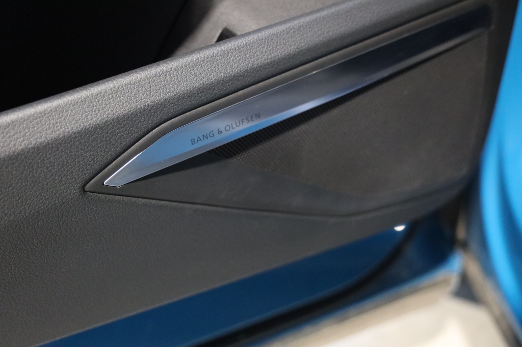 Audi e-tron S 2020 фото 27