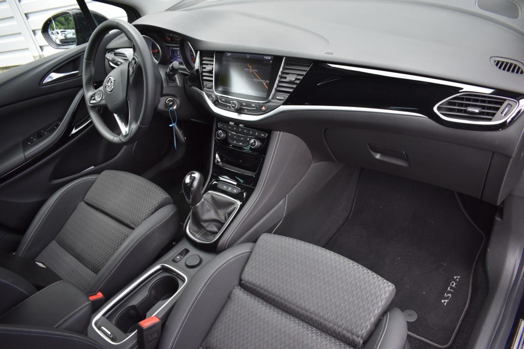 Opel Astra Sports Tourer 2018 photo 8