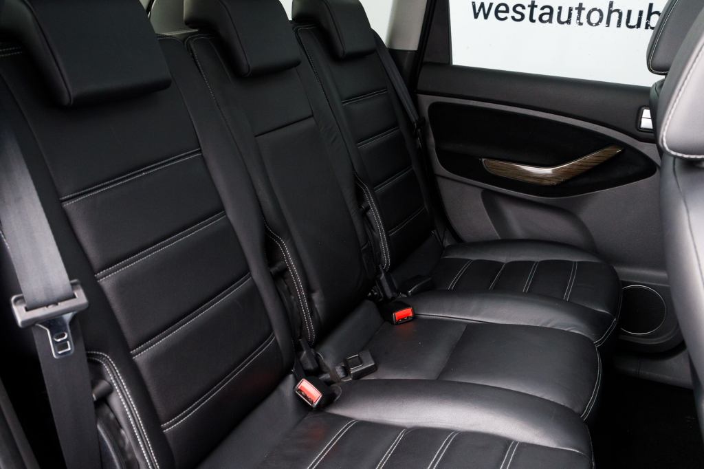 Ford C-Max Ghia photo 23