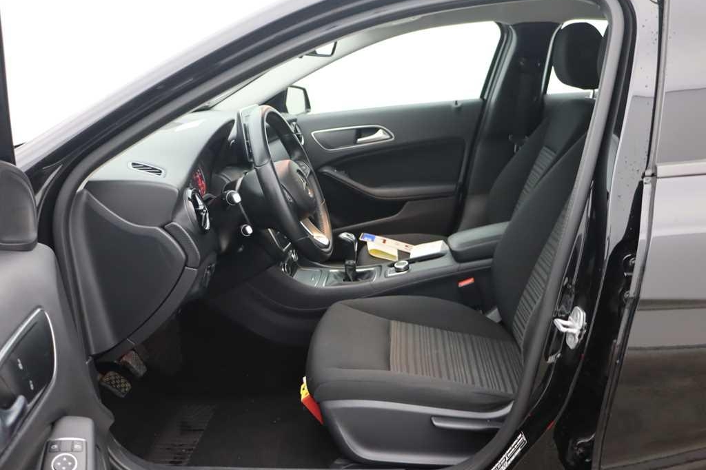 Mercedes-Benz A-Klasse 2017 фото 1