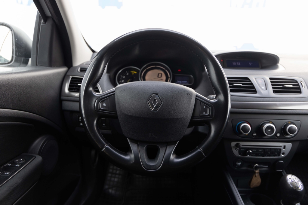 Renault Megane 2014 фото 17