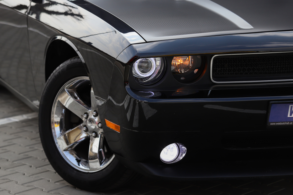 Dodge Challenger SE 2010 photo 11