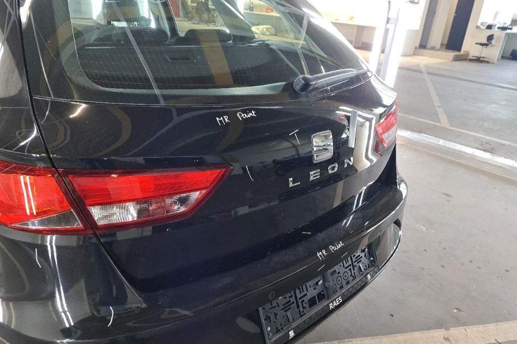 SEAT Leon ST 2018 photo 9