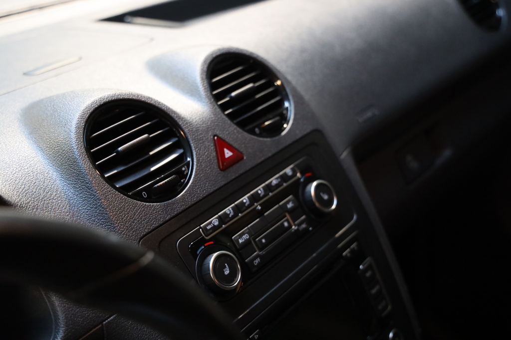 Volkswagen Caddy 2014 photo 17