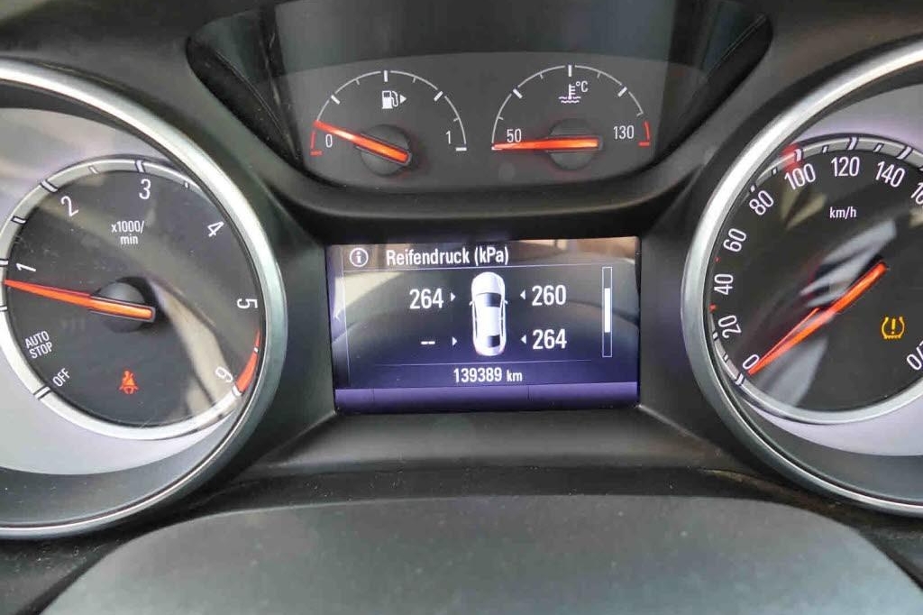 Opel Insignia Sports Tourer 2018 photo 30