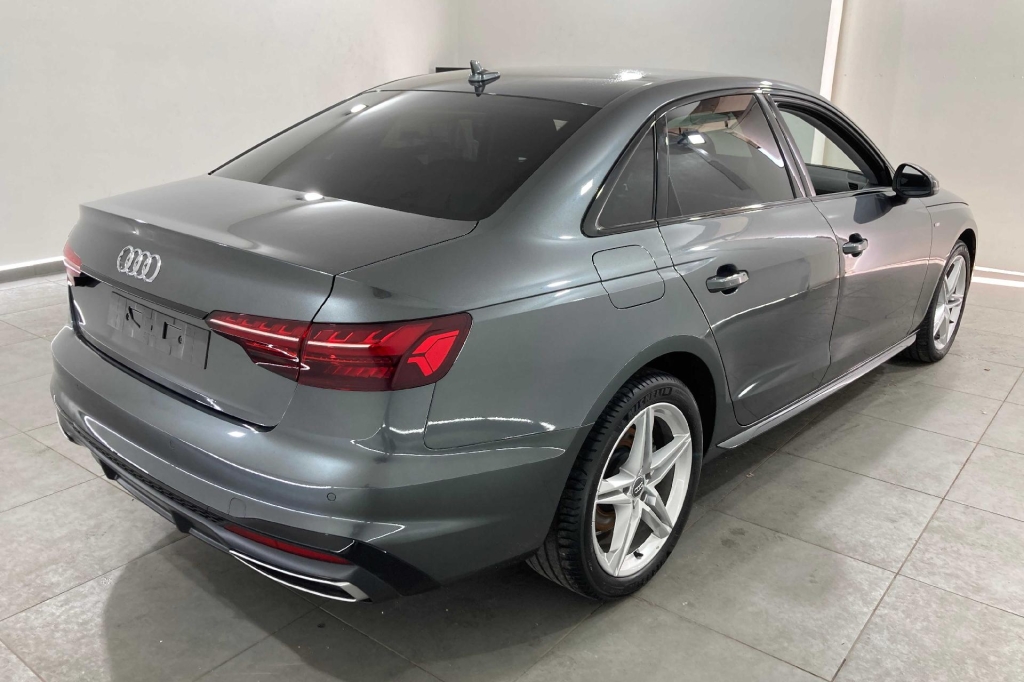 Audi A4 2020 фото 7