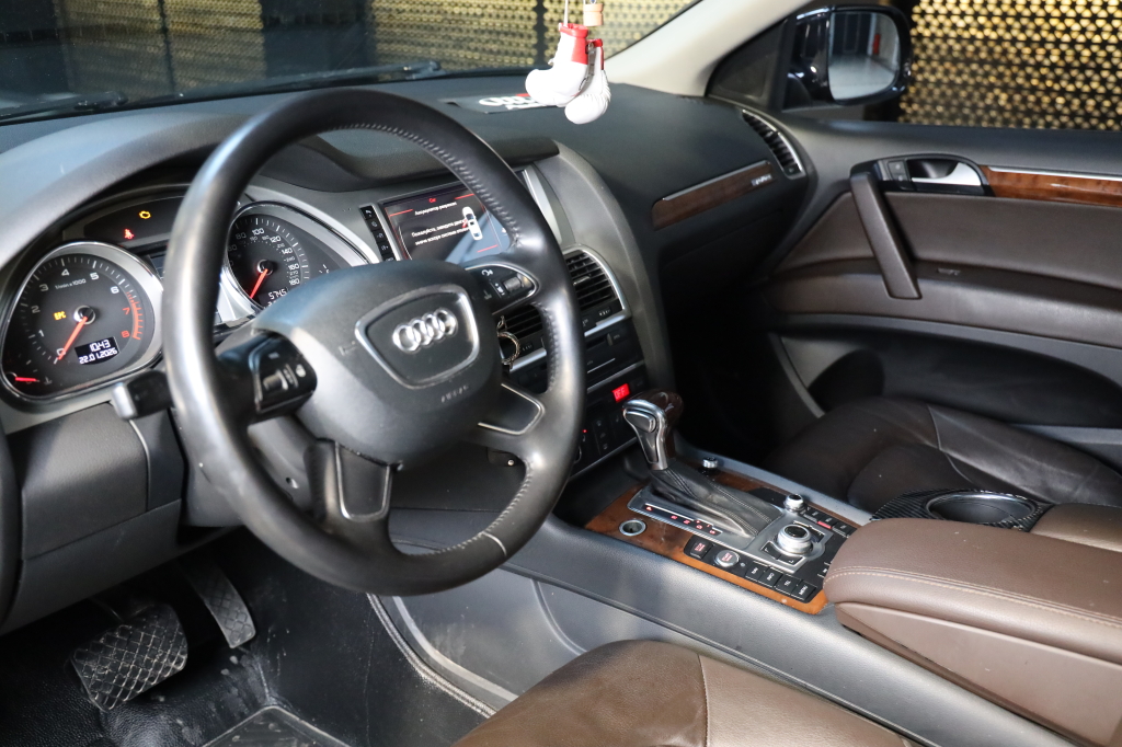 Audi Q7 2015 фото 29