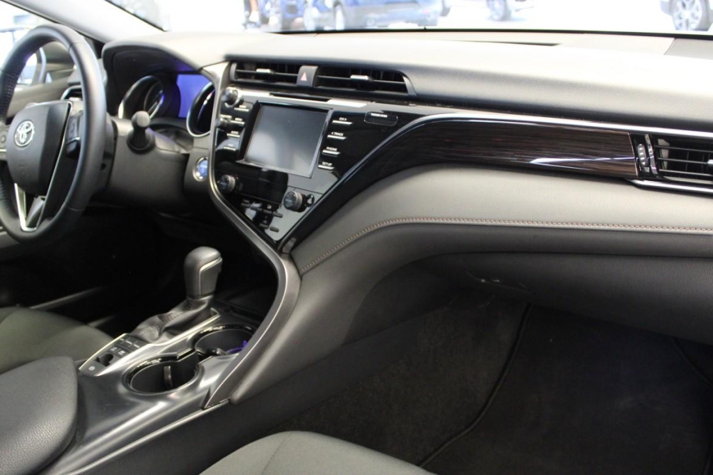 Toyota Camry 2020 photo 2