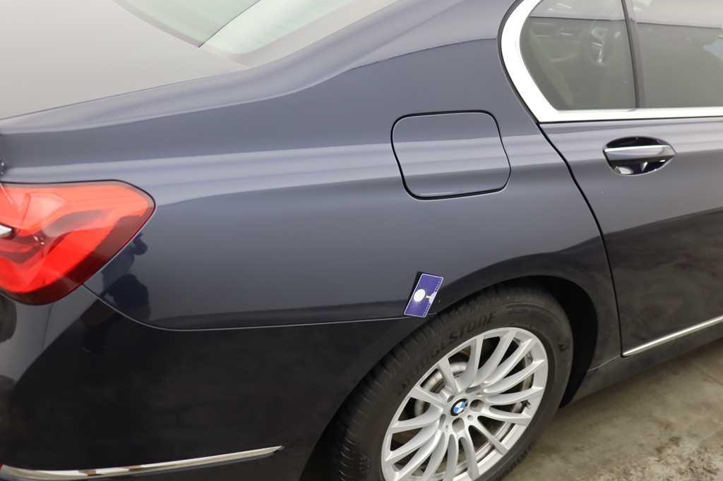 BMW 7 Series 2017 photo 42